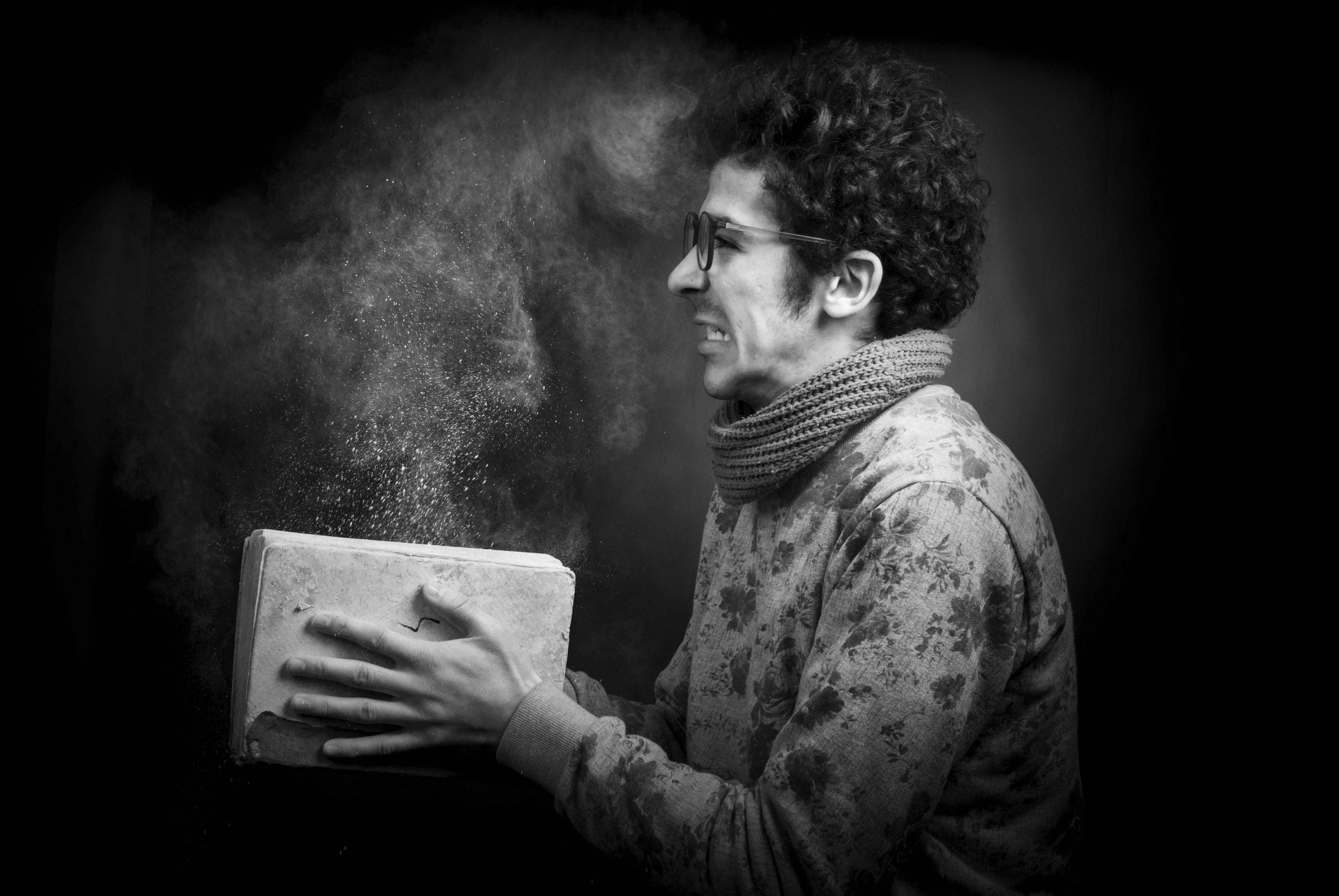 LA SPÉCIFICITÉ DU CONTRAT D’ÉDITION DANS LE DOMAINE LITTÉRAIRE