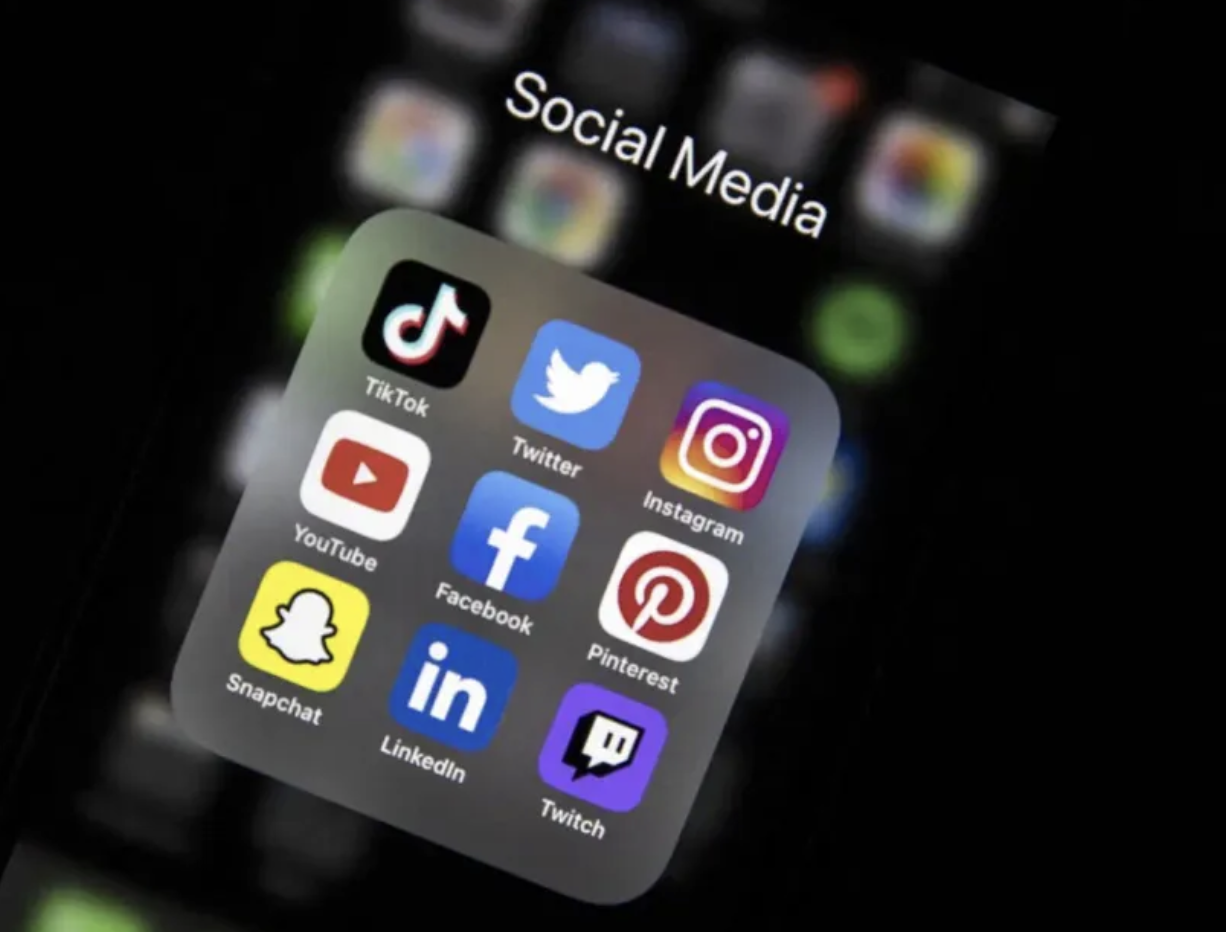 Conjurer le risque TikTok en France et aux Etats-unis : enseignements croisés. 