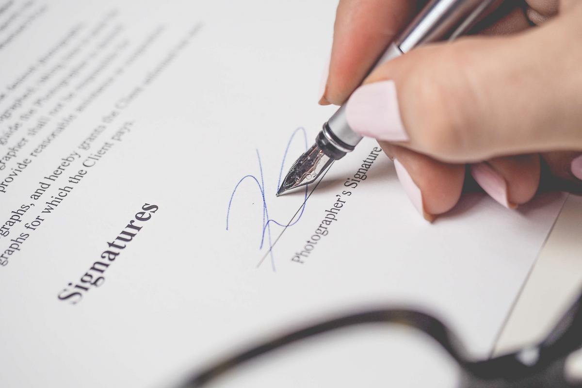 Signature manuscrite numérisée de l’employeur et validité du CDD