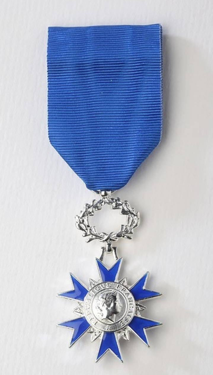 Une Cherbourgeoise promue chevalier de l'ordre national du Mérite