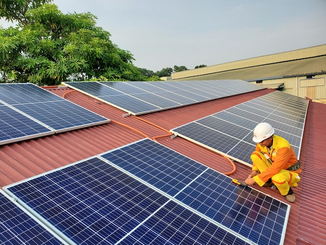 La responsabilité du vendeur de panneaux photovoltaïques dans les opérations de défiscalisation