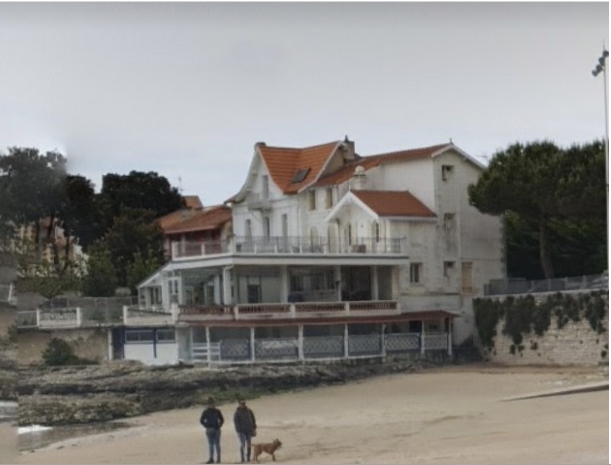 Littoral - un restaurant de plage peut être qualifié d’installation liée aux pratiques balnéaires