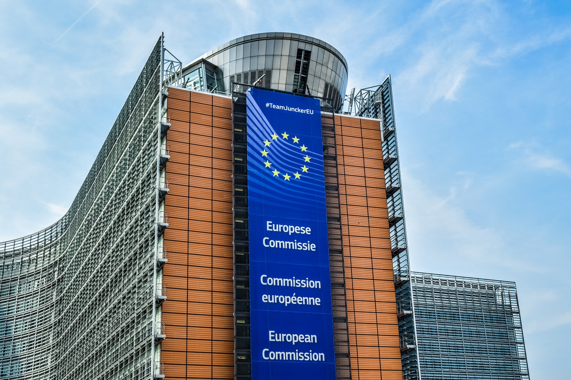 La Commission Européenne retient une entente technique sur le système de dépollution du diesel contre BMW et VOLKSWAGEN 
