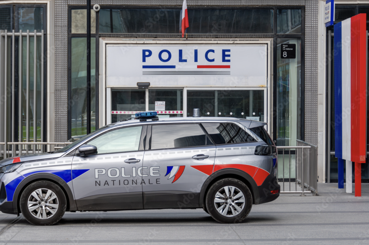 Victime d’une infraction : avez-vous le droit d’être assistée d’un(e) avocat(e) au commissariat ou en gendarmerie ?