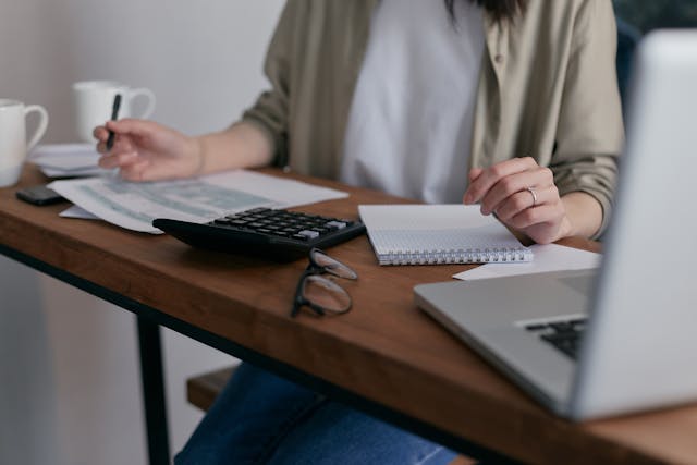 Rémunération variable et condition de présence : ce que dit le droit du travail en France