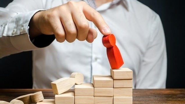 Focus sur « l’arrêt » du mois de novembre : Le licenciement est injustifié si la menace sur la compétitivité est due à une faute de l’employeur