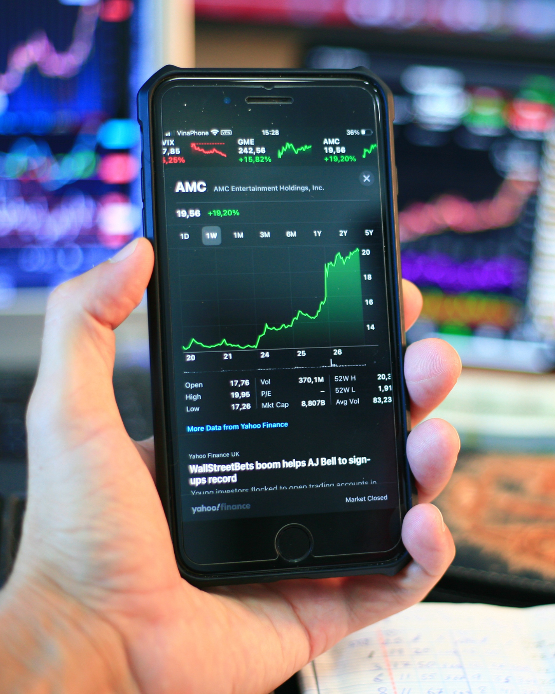 HCoLux : faut-il craindre une arnaque financière ?