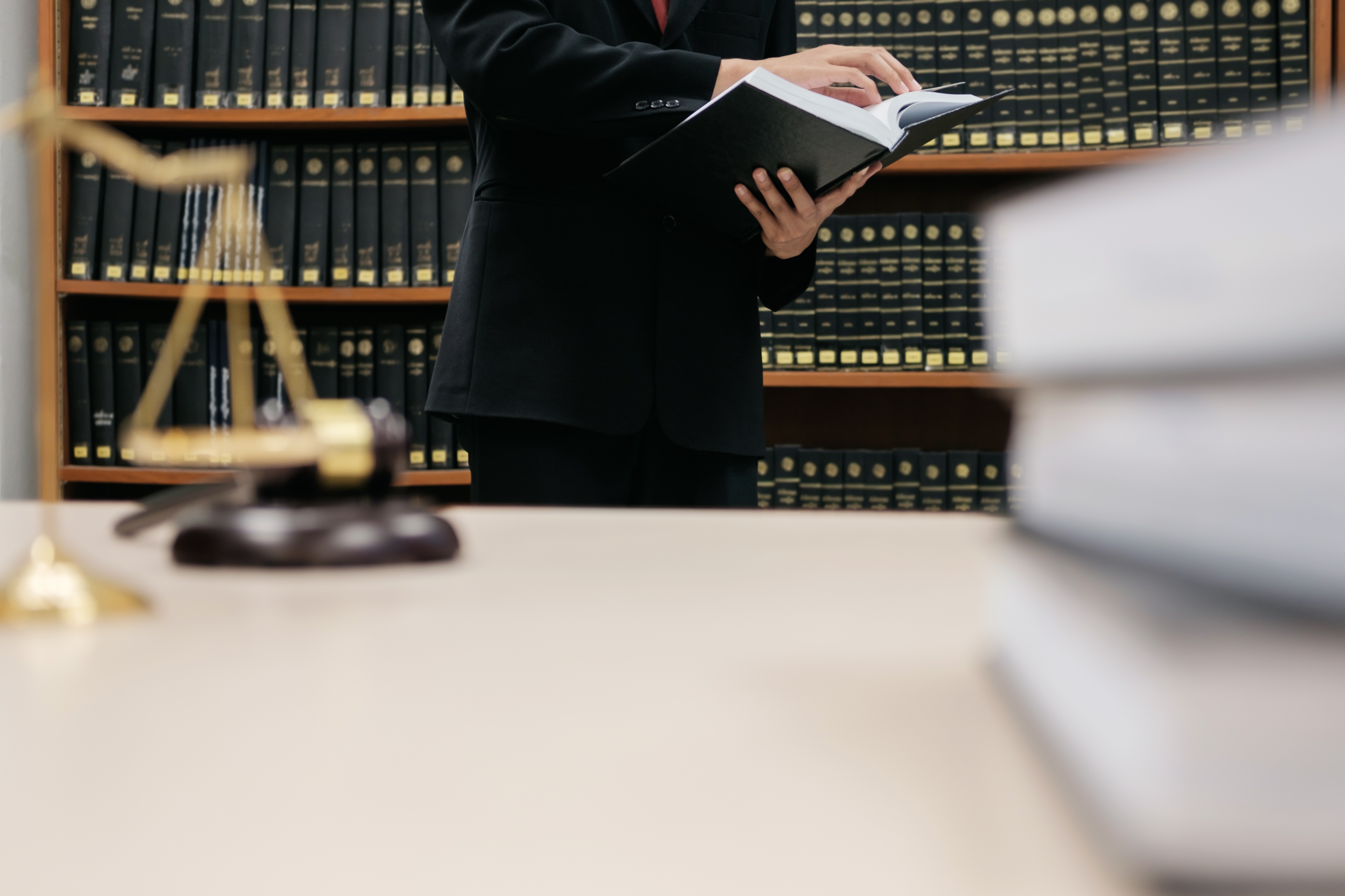 ASSURANCE - Application des dispositions d'ordre public du Code des assurances aux contrats d'assurance soumis à une loi étrangère