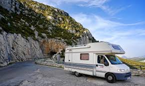 Une commune peut-elle interdire la circulation des camping-cars et les caravanes par un arrêté municipale  ?