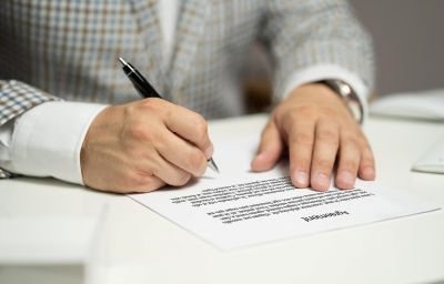 La caducité du contrat de location financière par l'effet de la résolution unilatérale du contrat initial