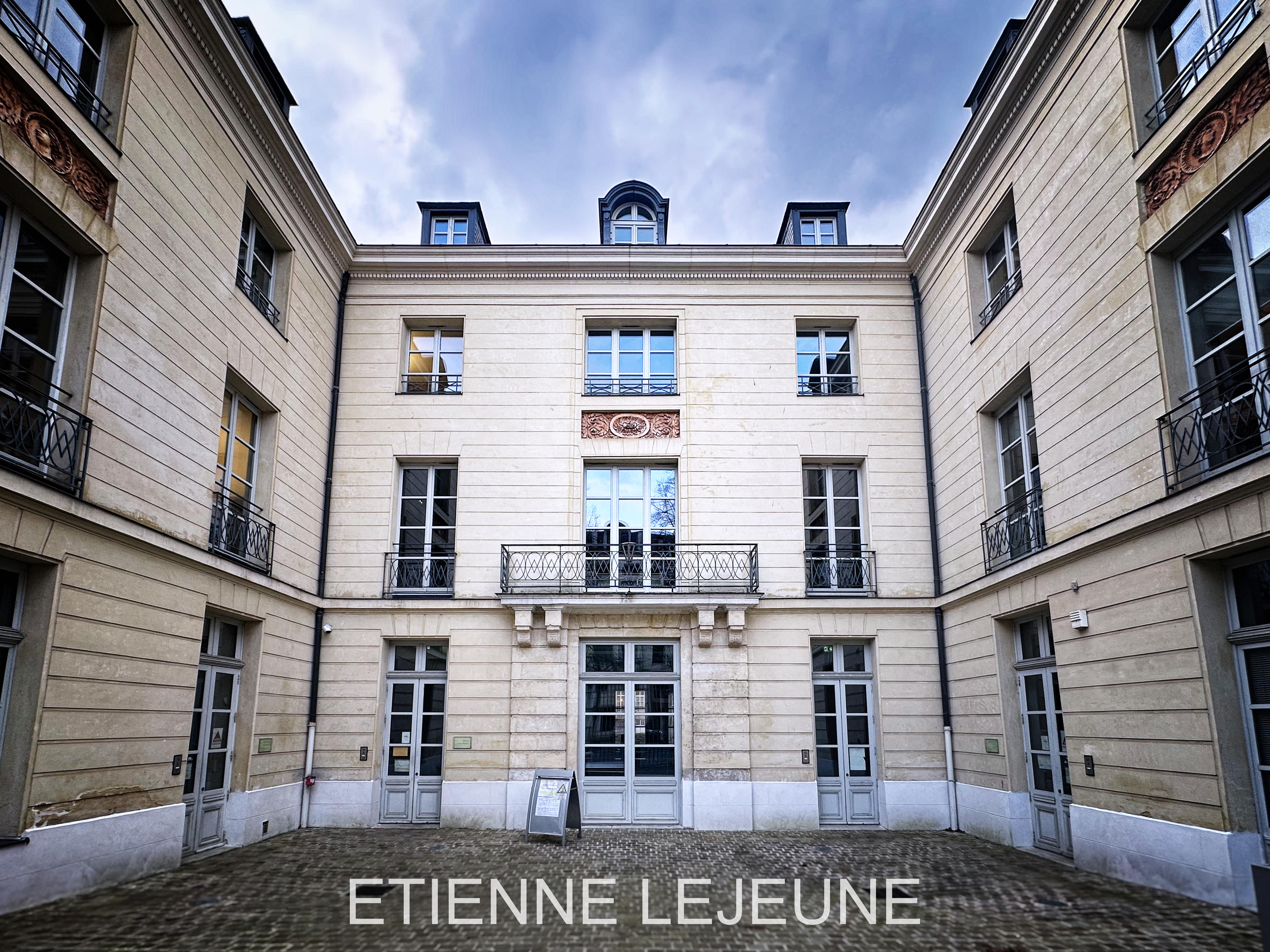 Avocat tribunal administratif de Rouen : permis annulé, ralentisseurs, nids-de-poule, …